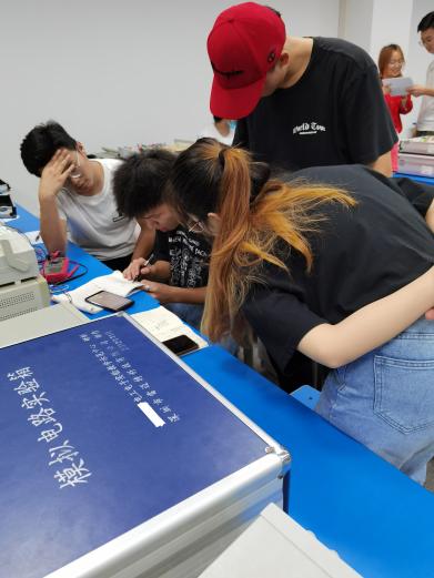 图8（1）